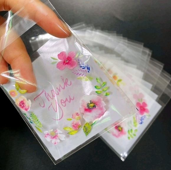 ✨️🤍 100 piece clear plastic giftbag/ shipping supplies (2 sizes) ✨️🤍 - Picture 2 of 5